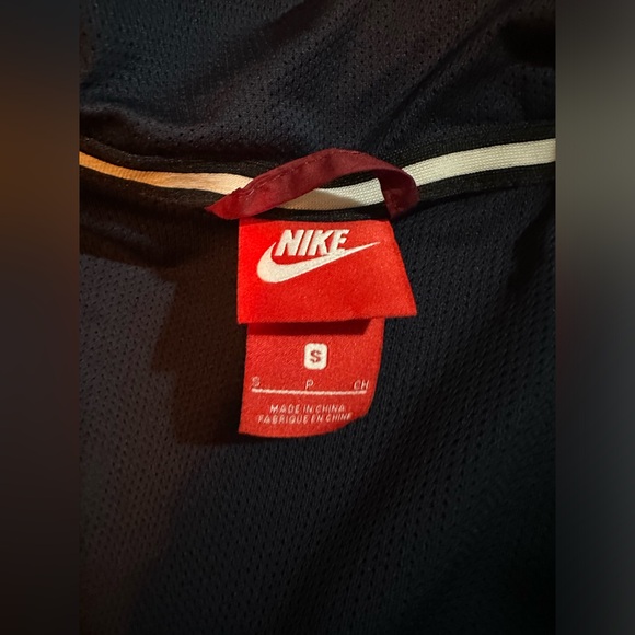 Nike jacket/windbreaker - Picture 2 of 3